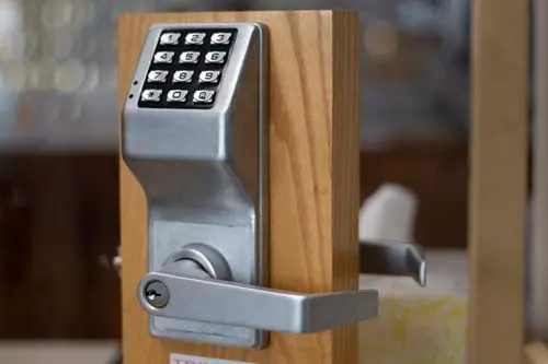 Keypad lever lock on the shop's display door